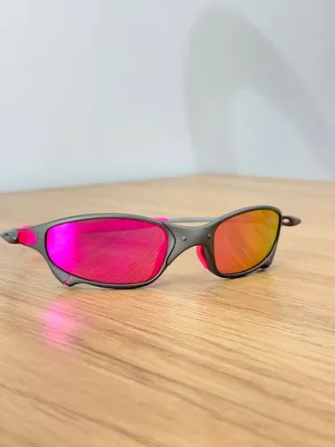 Óculos de Sol Oakley - Preto e Rosa Juliet X