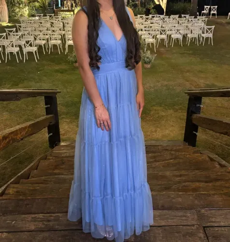Vestido de festa Azul Serenity com Tule e Bojo