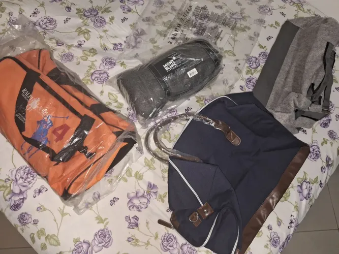 VENDO BOLSAS DE VIAGENS,<br>MARCAS DE GRIFE E NUNCA USADOS*FAVOR LER A DESCRICÃO DO ANUNCIO