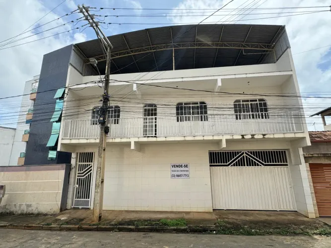 Casa a Venda / Cidade nova - Ipatinga (Garagem, 1 Suite, 2 Quartos, Quintal e Terraço)