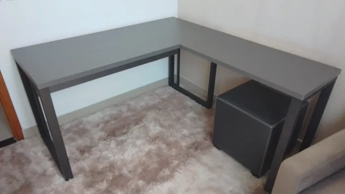 Mesa L Chumbo