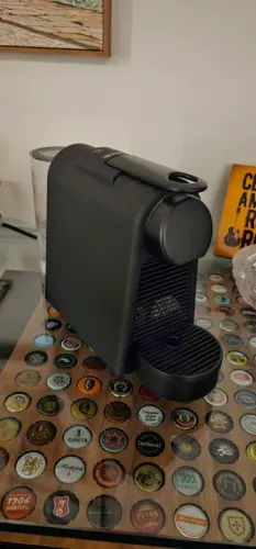 Cafeteira Elétrica Expresso Nespresso Combo-essenza 220V - Preta
