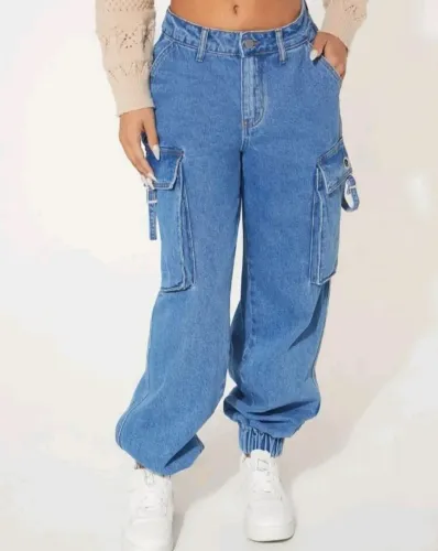 Calça Jeans Cargo Jeans Feminina - Conforto e Estilo!