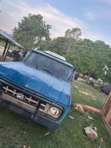 Vendo Peças para c10 grade, Pára-choque, capo alto e climatizador para C10