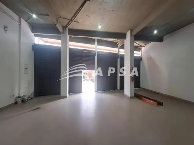 EXCELENTE LOJA, NA ESTRADA DO BARRO VERMELHO - ROCHA MIRANDA, PARA ALUGUEL. COM 650M², O E