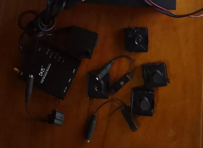 Lote de Câmeras de Segurança Wireless 2.4G Detalhes