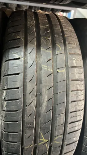 Pneu Pir P1 215/50/17 com 75 % de vida útil