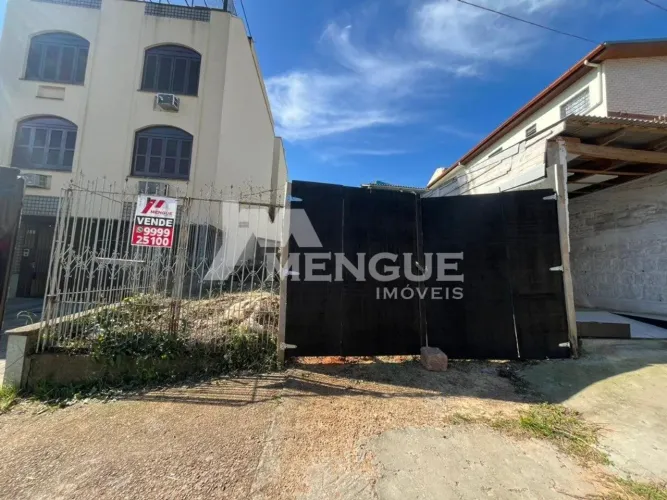 Terreno á venda em Porto Alegre no bairro Jardim São Pedro com 212,00m² por R$ 380.000,00.
