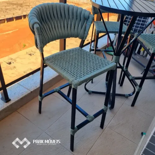 BANQUETA ALTA DE TRICÔ NÁUTICA PARA BANCADA OU BISTRÔ