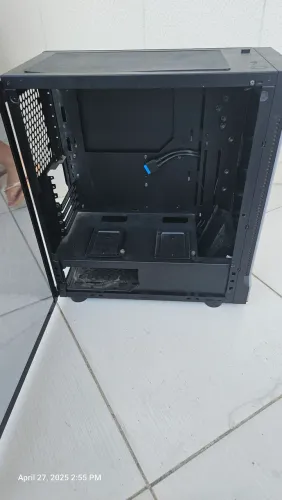 Gabinete thermaltake com Fans ARGB