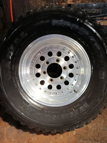 Roda Mangels Aro 15 em perfeito estado