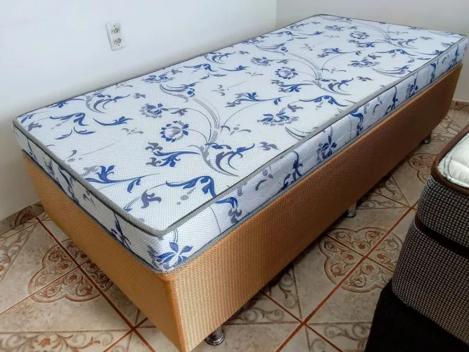 CAMA DE SOLTEIRO COLCHÃO DE ESPUMA 