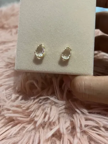 Brincos de gota com pedras