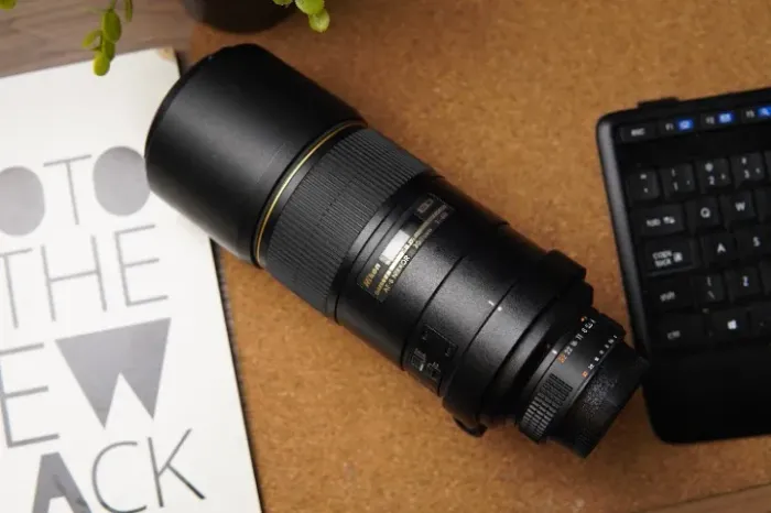 Nikon 300mm F4 D FULL FRAME - Muito nova e conservada!