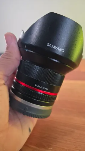 Lente Samyang 12mm f2 apsc Camera sony