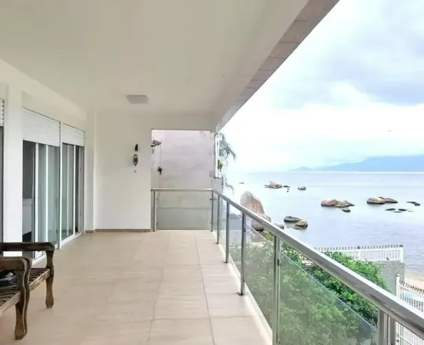Casa de 3 dormitórios para locação em Itaguaçu