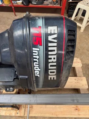 Motor Evinrude 115hp - 2 tempos 
