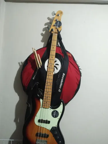 Baixo tagima jazz bass special limited.