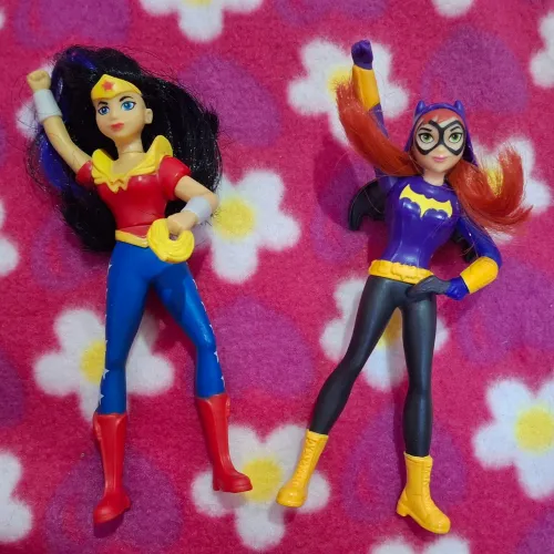 dc super hero girls bonecas wonder woman e batgirl mcdonald's 