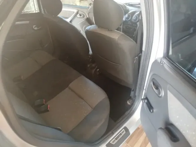 Renault Logan Expres./exp. UP Hi-flex 1.0 16V 4P 2013