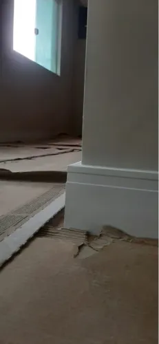 Rodapé em poliestireno 
