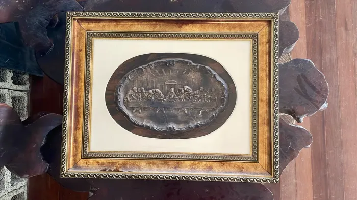 Belíssimo Quadro de Cobre Clássico em relevo Santa Ceia com moldura banhada a ouro