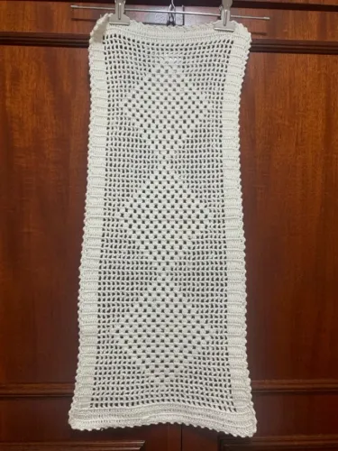 Caminho de mesa em crochê , linha de primeira qualidade , pérola 