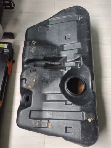 Tanque de combustível plástico rígido Poincaré ou Logística e Escort por 200 reais só hoje