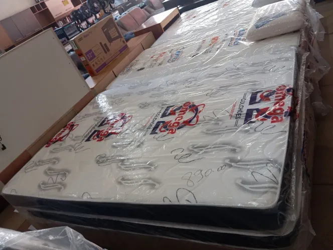 COLCHÃO DE CASAL NOVO ESPUMA SELADA