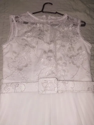 Vendo vestido branco..