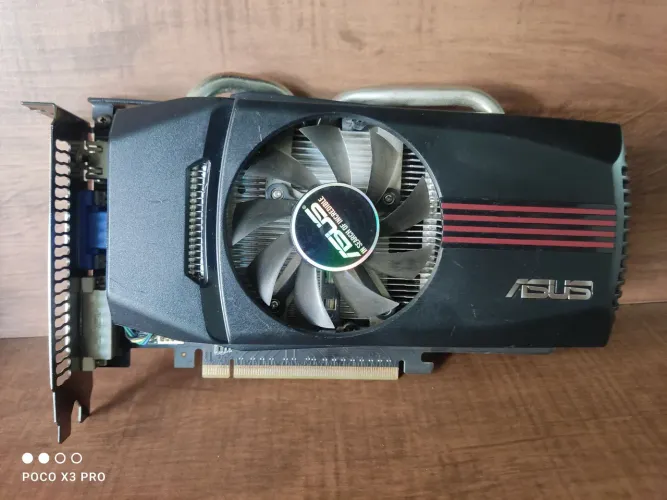 Placa vídeo GTX 550 Ti