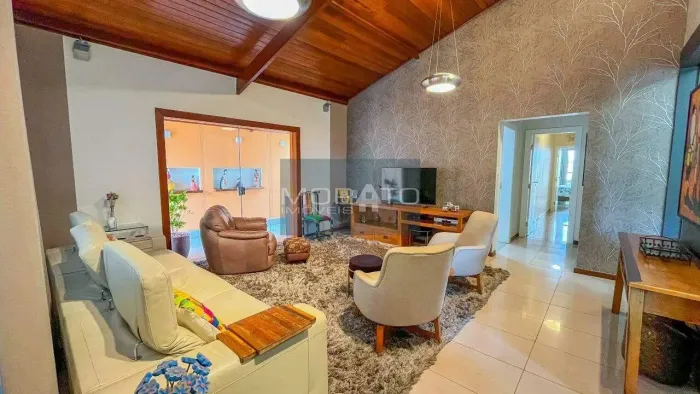 Casa com 4 quartos 2 suítes 4 Vagas de Garagem no condomínio fazenda da serra!