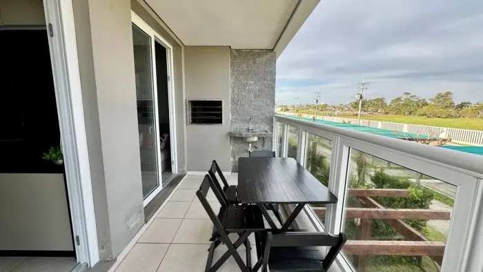Apartamento no condomínio Rossi Atlântida mobiliado e pronto para uso