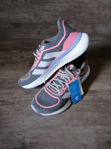 Tênis Adidas novo original latin run feminino