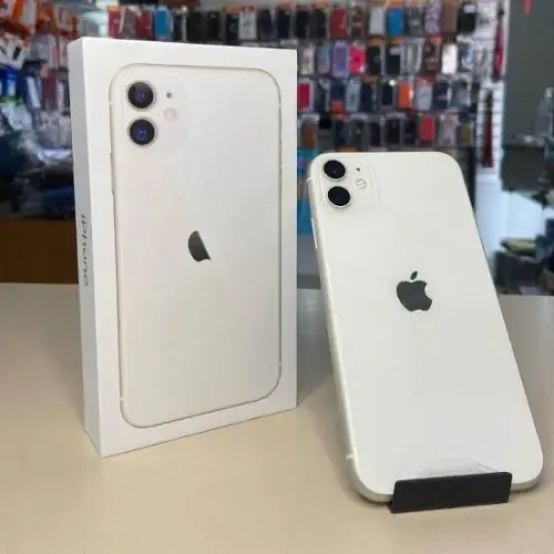 iPhone 11 semi novo todo original !! garantia de 3 mês