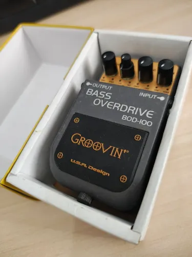 Pedal de Efeito Groovin' Bass overdrive