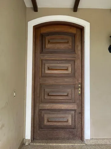Porta colonial em madeira maciça Imbuia 
