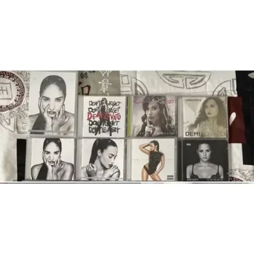 Demi Lovato - Combo
