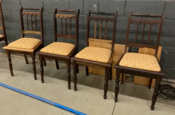 Mesa e cadeiras antigas para cozinha década 60