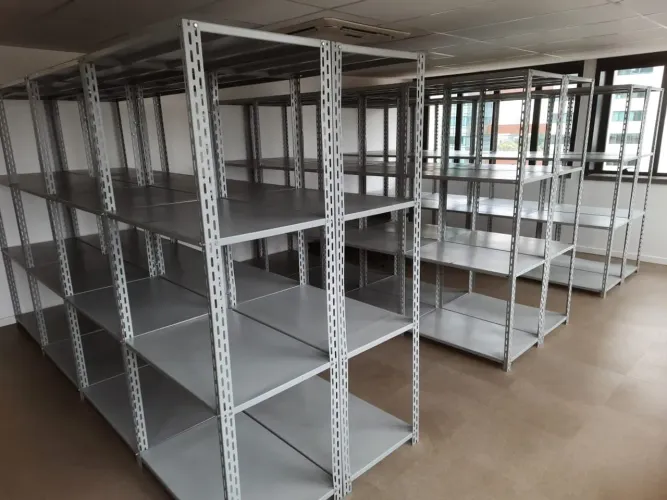 PRATELEIRA DE AÇO USADAS 0,60x0,92x200 LINHA PESADA C/5 PRATELEIRAS