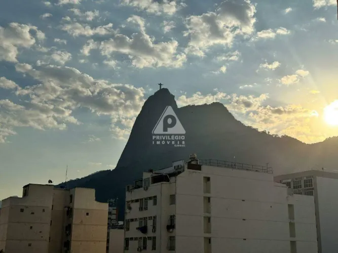 Oportunidade em Botafogo Para reformar e deixar do seu jeito!