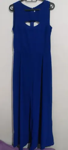 Macacão Longo Azul com Decote nas Costas