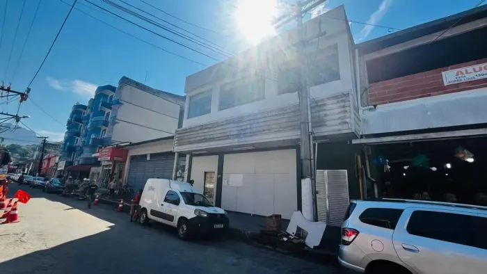 Loja grande em Piabetá