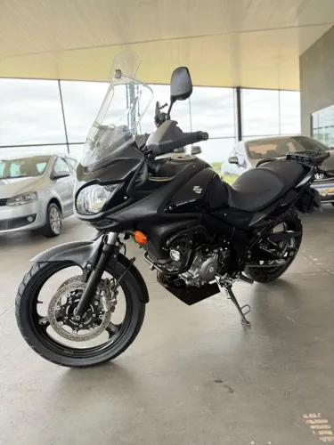 Suzuki V-Stron 650 ABS