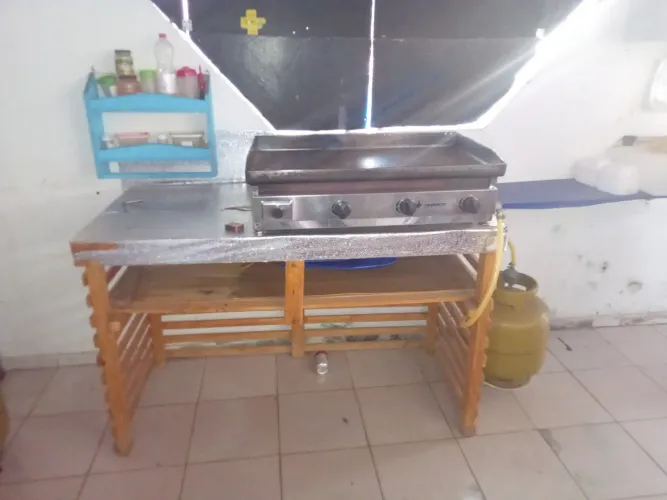 Bancada de madeira multiuso