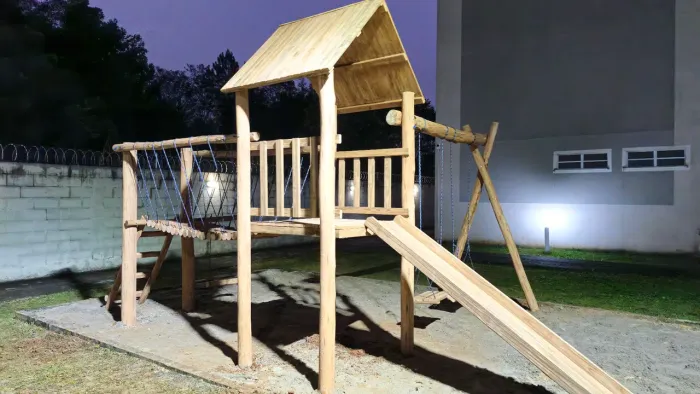 Playground de madeira para crianças
