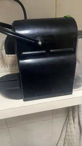 Cafeteira Nespresso Inissia Preta