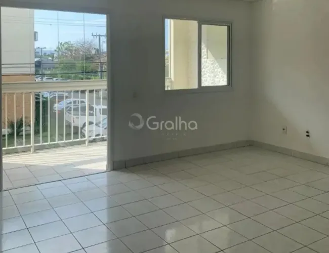 Apartamento com 3 quartos, 1 suíte e 101m² privativos em Capoeiras, Florianópolis