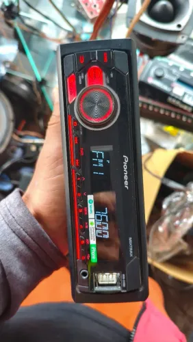 Aparelho Pioneer mixtrax MVH-S118UI semi novo bem conservado 