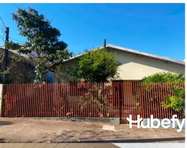 Oportunidade Única! Imóvel com Amplo Terreno e Excelente Localização